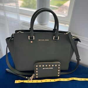 Michael Kors Black Shoulder Bag with Structured Design